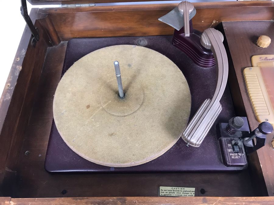 Vintage Art Deco Sears Silvertone Tube Record Player And Radio With Wooden Cabinet - Great Look - Needs Servicing Catalog No 7080 19.5'W X 13.5'D X 12'H [Photo 4]