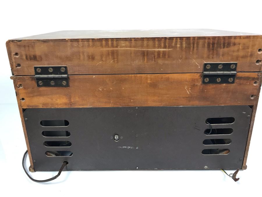 Vintage Art Deco Sears Silvertone Tube Record Player And Radio With Wooden Cabinet - Great Look - Needs Servicing Catalog No 7080 19.5'W X 13.5'D X 12'H [Photo 11]