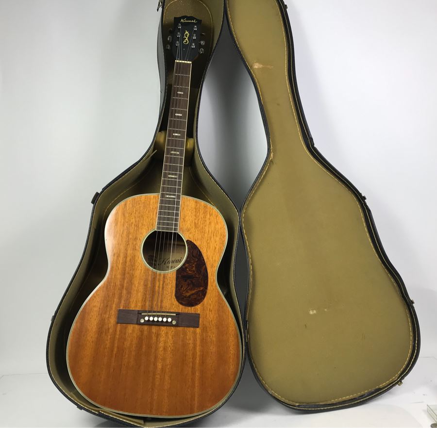 Kawai Acoustic Guitar Model No F611B Made In Japan With Case [Photo 1]