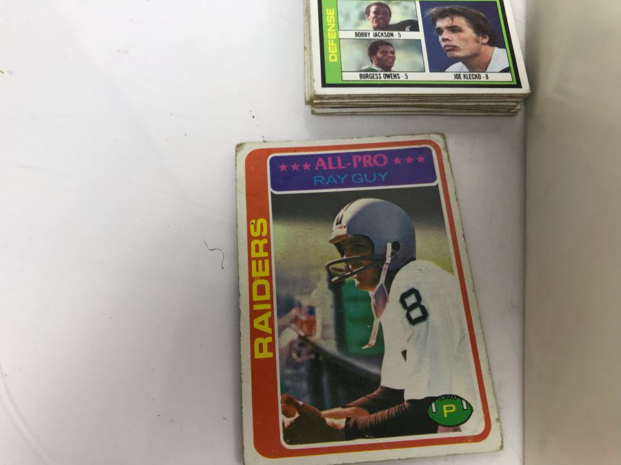 Vintage Parker Brothers Pro Draft Football Game Includes Vintage Football Cards - See Photos [Photo 8]