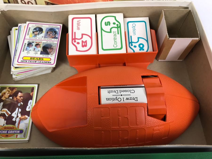 Vintage Parker Brothers Pro Draft Football Game Includes Vintage Football Cards - See Photos [Photo 12]