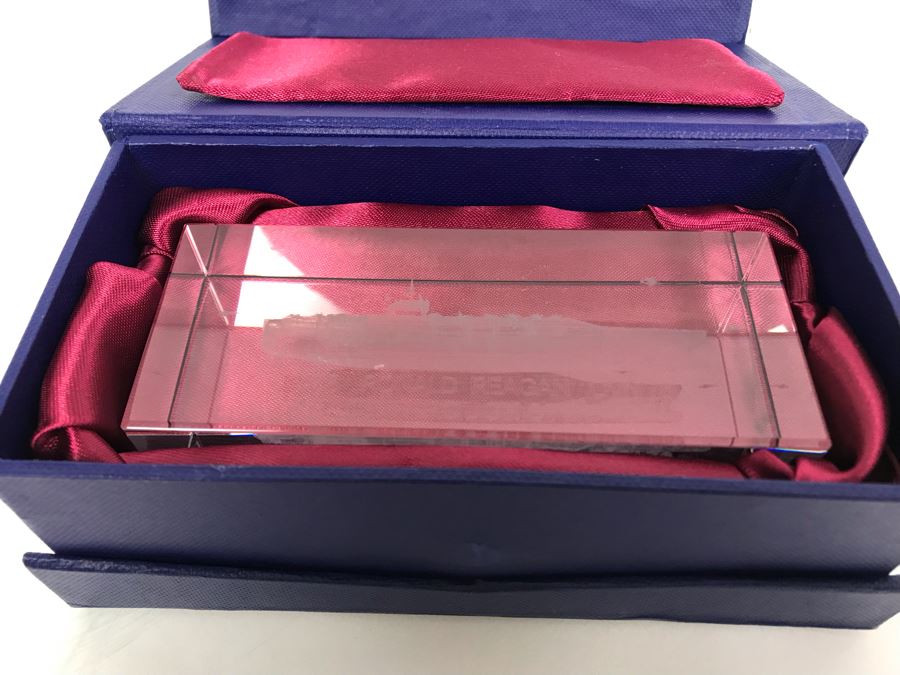 USS Ronald Reagan (CVN 76) Peace Through Strength Crystal 3D Image Of Ship Paperweight With Case [Photo 3]