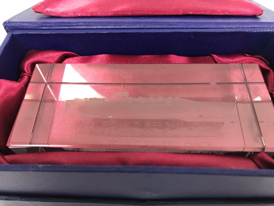 USS Ronald Reagan (CVN 76) Peace Through Strength Crystal 3D Image Of Ship Paperweight With Case [Photo 10]