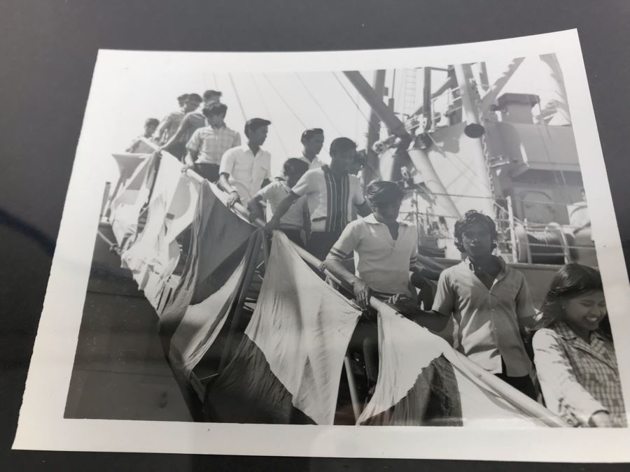 William H Harris Capt. USN CO USS Seminole 3-Ring Binder Of Photographs Of USS Seminole (LKA-104) Includes Invitation To Change Of Command Ceremony - See Photos [Photo 35]