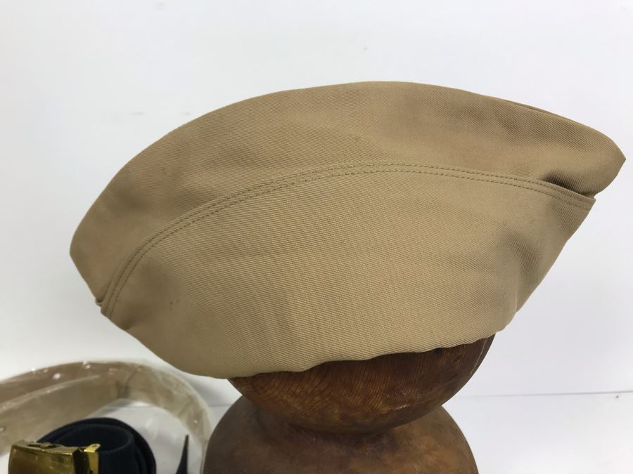 Various USN Hats, Belts And Gloves From William 'Bill' H. Harris, RADM, USN (Ret.) [Photo 8]