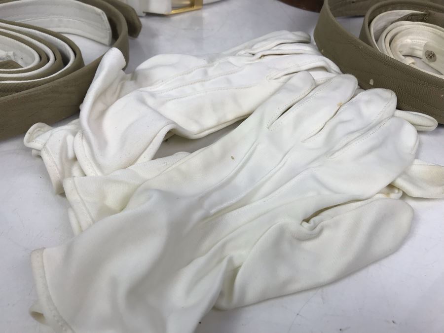 Various USN Hats, Belts And Gloves From William 'Bill' H. Harris, RADM, USN (Ret.) [Photo 2]