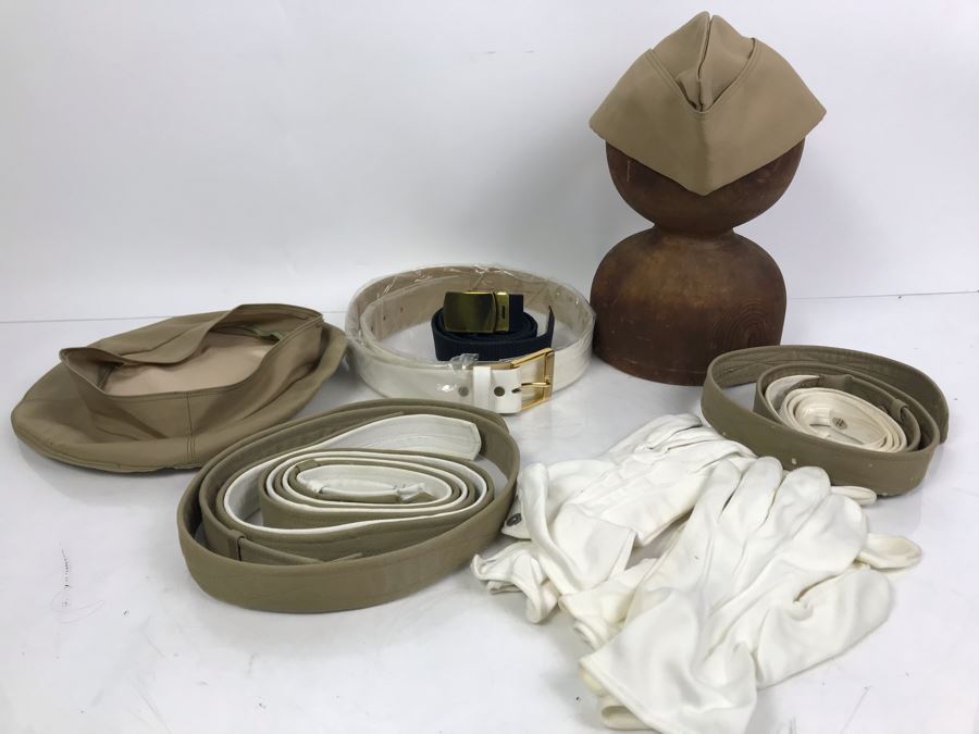 Various USN Hats, Belts And Gloves From William 'Bill' H. Harris, RADM, USN (Ret.)