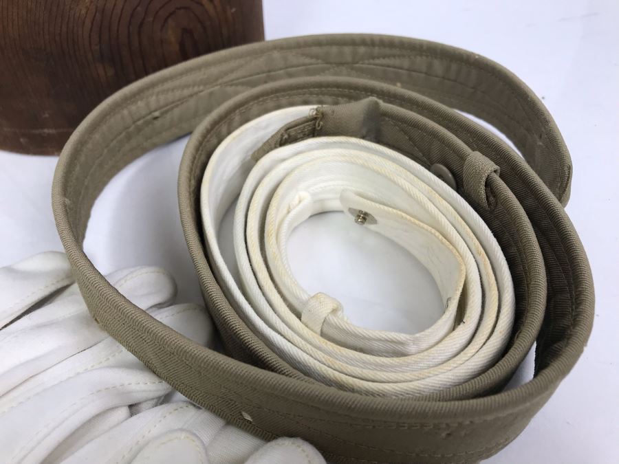 Various USN Hats, Belts And Gloves From William 'Bill' H. Harris, RADM, USN (Ret.) [Photo 7]