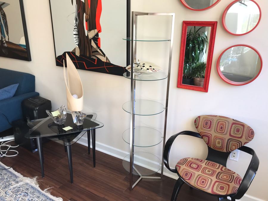 Stunning Chrome Etagere Shelf Case With (5) Round Glass Shelves [Photo 3]