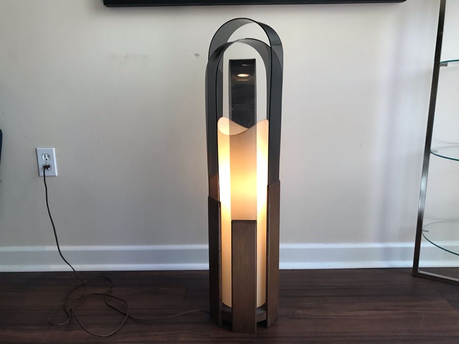 Mid-Century Modern Wood And Acrylic Floor Lamp [Photo 2]
