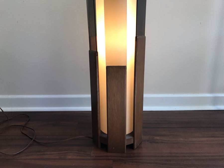 Mid-Century Modern Wood And Acrylic Floor Lamp [Photo 3]