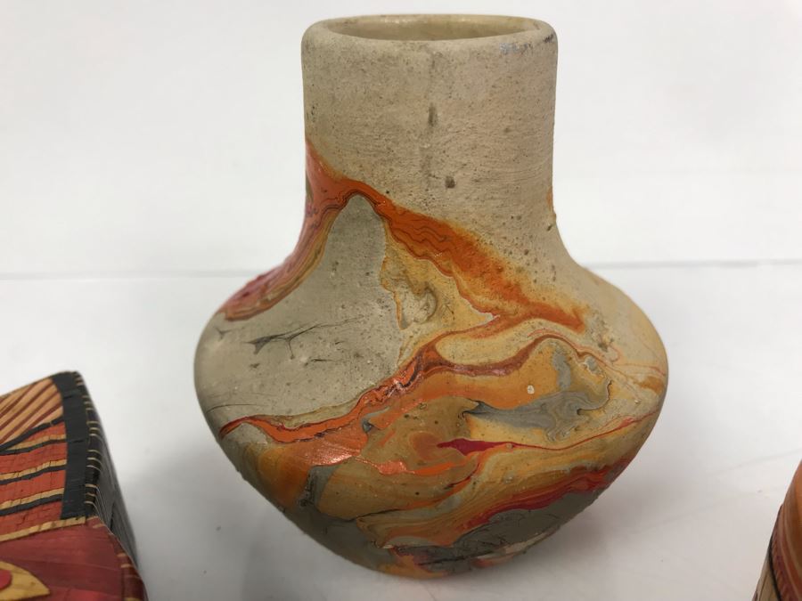 Nemadji Indian Pottery Vase And Pair Of Chinese Trinket Boxes [Photo 3]