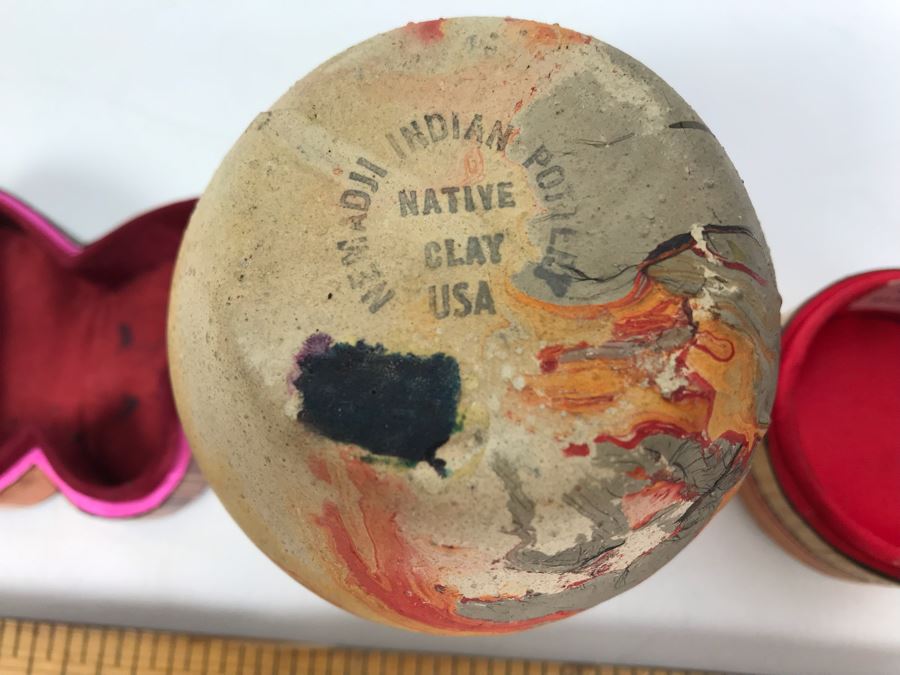 Nemadji Indian Pottery Vase And Pair Of Chinese Trinket Boxes [Photo 9]