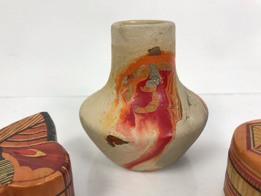 Nemadji Indian Pottery Vase And Pair Of Chinese Trinket Boxes [Photo 4]