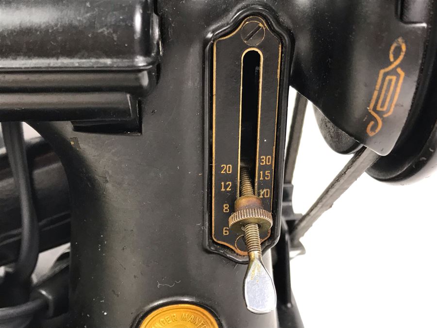 SINGER Featherweight Sewing Machine With Original Case And Pedal From William 'Bill' H. Harris, RADM, USN (Ret.) [Photo 7]