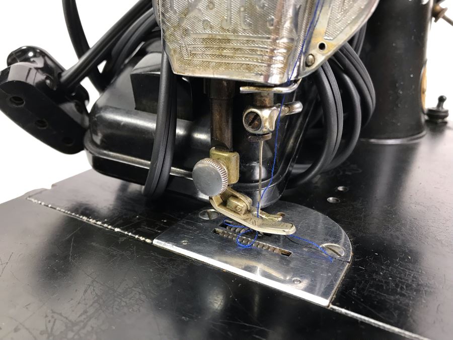 SINGER Featherweight Sewing Machine With Original Case And Pedal From William 'Bill' H. Harris, RADM, USN (Ret.) [Photo 11]