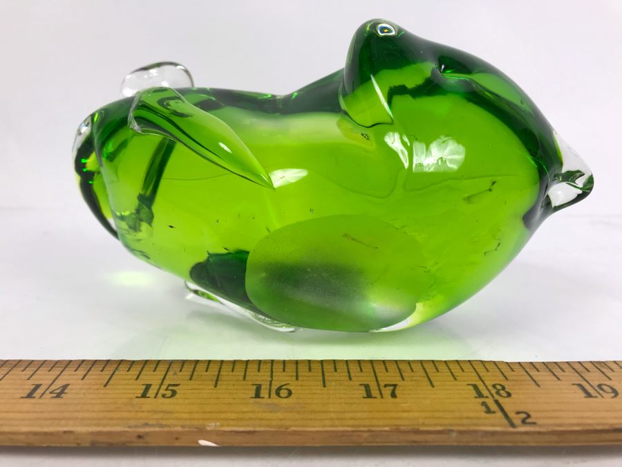Green Art Glass Frog Figurine 7'L [Photo 10]