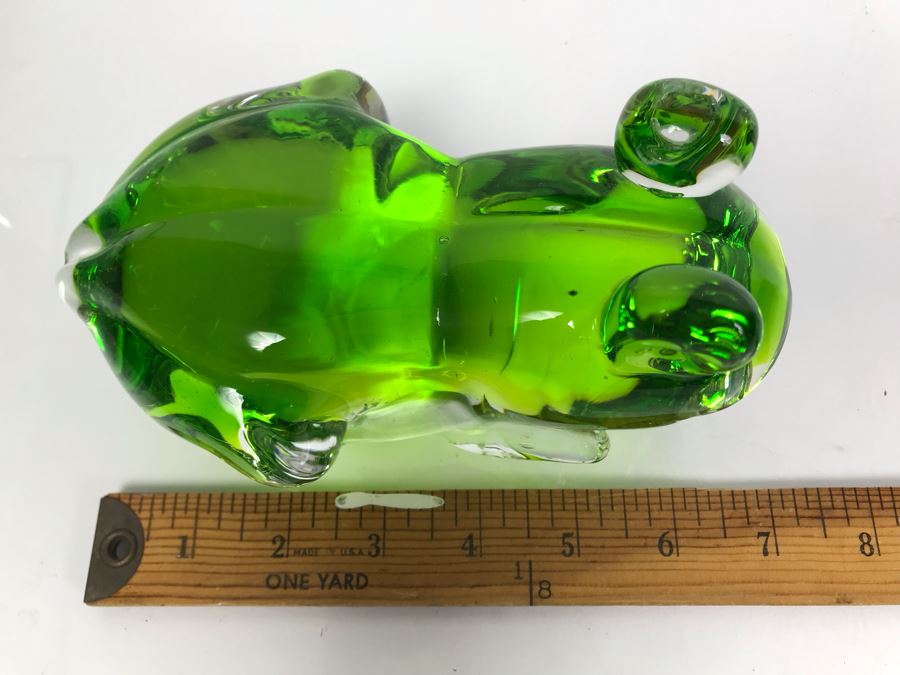 Green Art Glass Frog Figurine 7'L [Photo 11]
