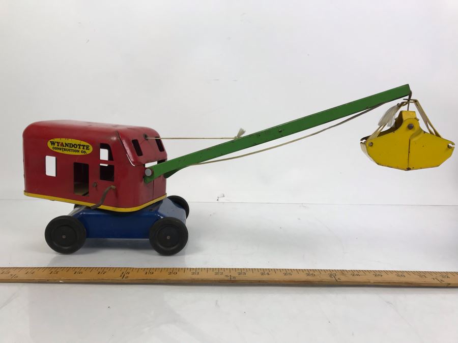 Vintage 1940/50's Wyandotte Construction Co Pressed Steel Toy Crane