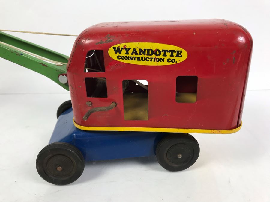 Vintage 1940/50's Wyandotte Construction Co Pressed Steel Toy Crane [Photo 8]