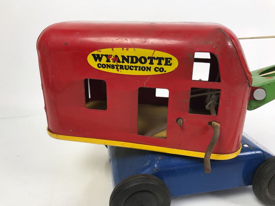 Vintage 1940/50's Wyandotte Construction Co Pressed Steel Toy Crane [Photo 3]