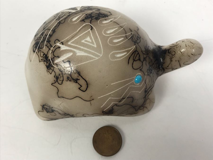 Navajo Horsehair Pottery Of Turtle [Photo 3]