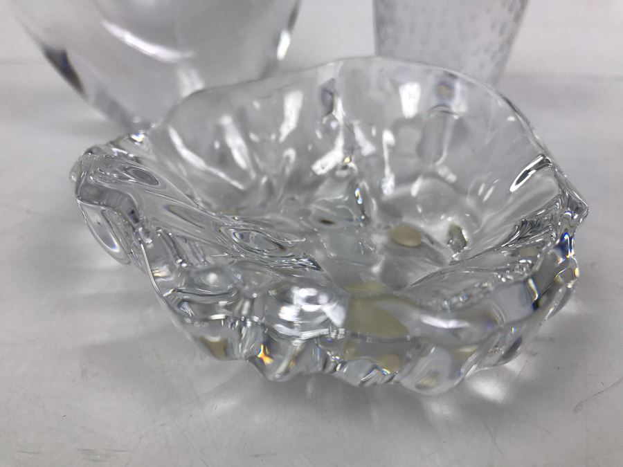 Pair Of Signed Vicke Lindstrand Kosta Boda Pioneer Swedish Glass Artist Animal Figurines: Owl And Bird And Signed BACCARAT France Crystal Dish [Photo 7]