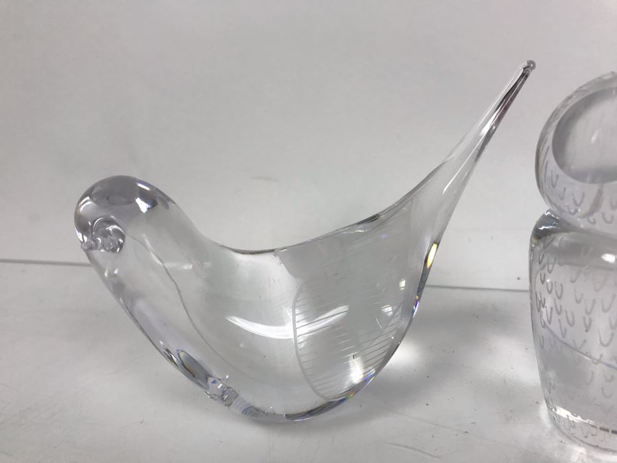 Pair Of Signed Vicke Lindstrand Kosta Boda Pioneer Swedish Glass Artist Animal Figurines: Owl And Bird And Signed BACCARAT France Crystal Dish [Photo 3]