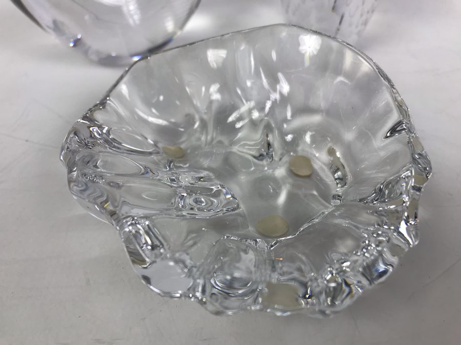 Pair Of Signed Vicke Lindstrand Kosta Boda Pioneer Swedish Glass Artist Animal Figurines: Owl And Bird And Signed BACCARAT France Crystal Dish [Photo 6]