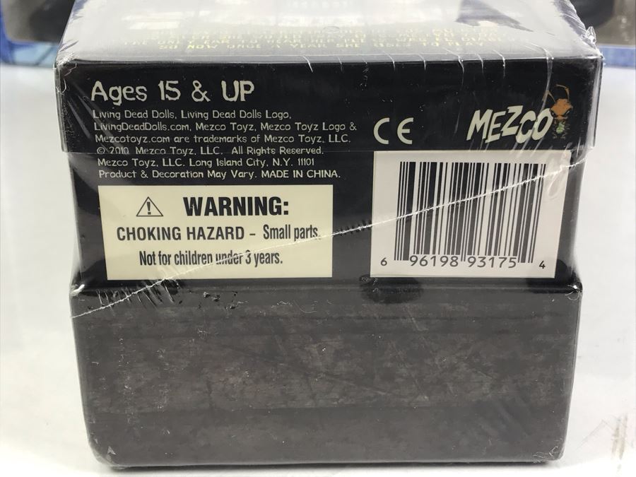 New Old Stock - Living Dead Dolls Santeria Doll And Set Of (3) Supernatural Collectible Vinyl Dolls [Photo 6]