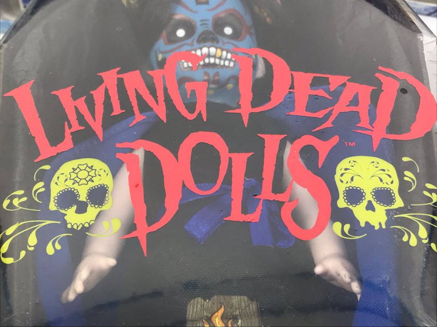 New Old Stock - Living Dead Dolls Santeria Doll And Set Of (3) Supernatural Collectible Vinyl Dolls [Photo 4]