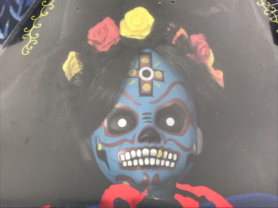 New Old Stock - Living Dead Dolls Santeria Doll And Set Of (3) Supernatural Collectible Vinyl Dolls [Photo 3]