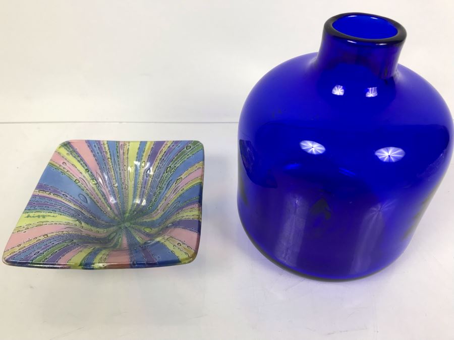 Signed Higgins Art Glass Bowl Dish 5'W And Hand Blown Art Glass Cobalt Blue Bottle Vase 7'H [Photo 3]