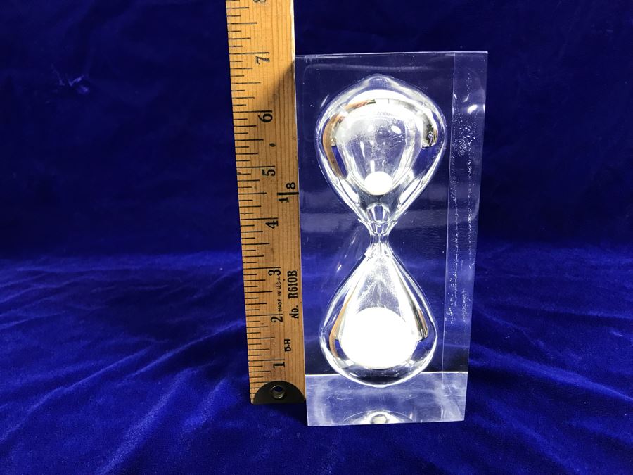 Vintage Mid-Century Lucite Hourglass 7'H [Photo 1]