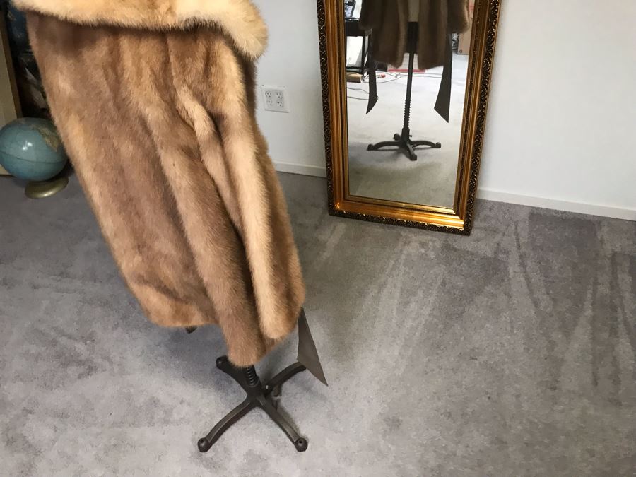Full Length Gilded Wood Wall Mirror 5' X 24' [Photo 8]