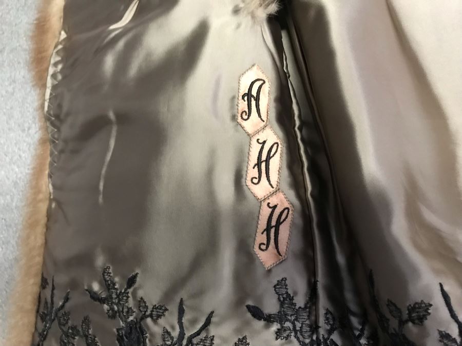 Vintage Fur Coat (16' Arm Length - 32' Long) [Photo 10]