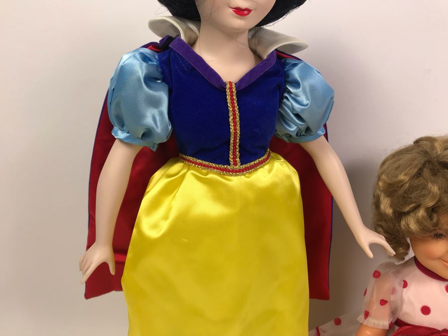 Walt Disney Snow White Doll And Vintage Ideal Shirley Temple Doll [Photo 9]
