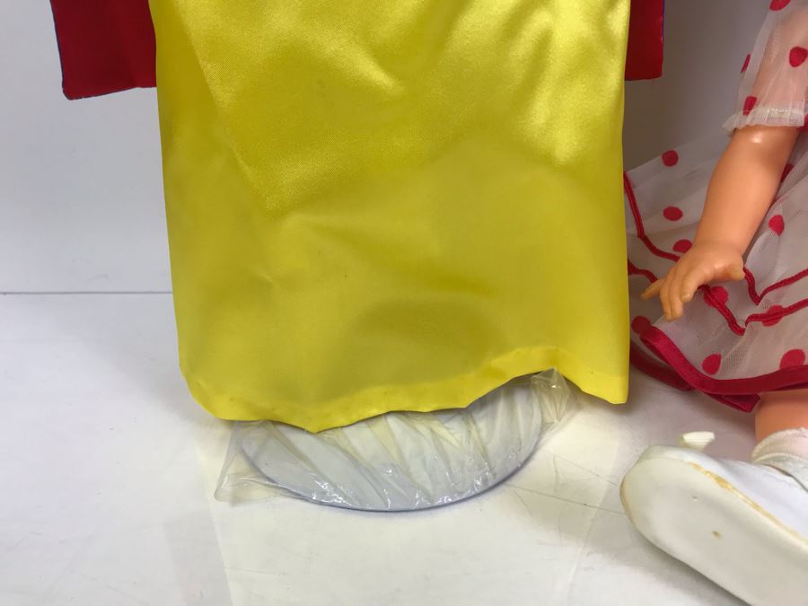Walt Disney Snow White Doll And Vintage Ideal Shirley Temple Doll [Photo 10]