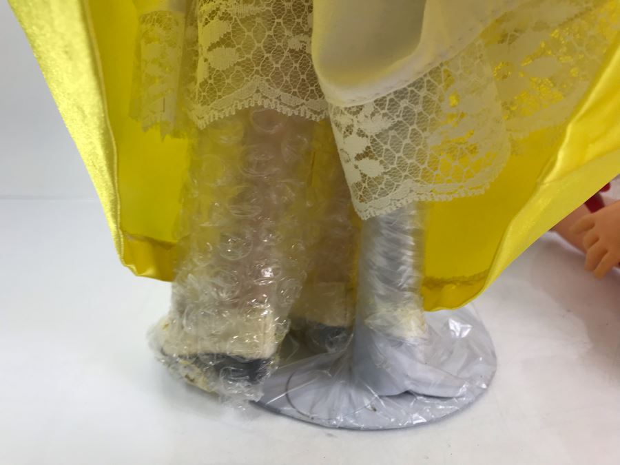 Walt Disney Snow White Doll And Vintage Ideal Shirley Temple Doll [Photo 12]