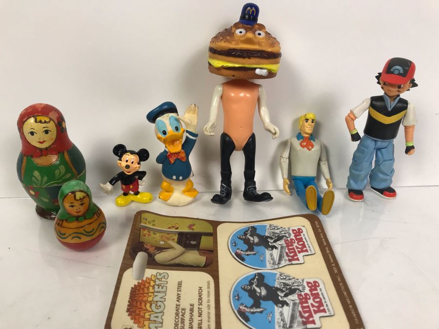 Vintage Toy Lot With Vintage 1976 McDonalds Hamburglar, Walt Disney Mickey Mouse And Donald Duck, King Kong Magnets, Nesting Dolls, Scooby Doo And Pokemon Action Figures [Photo 1]