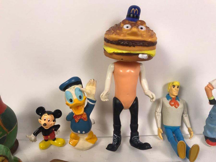 Vintage Toy Lot With Vintage 1976 McDonalds Hamburglar, Walt Disney Mickey Mouse And Donald Duck, King Kong Magnets, Nesting Dolls, Scooby Doo And Pokemon Action Figures [Photo 4]