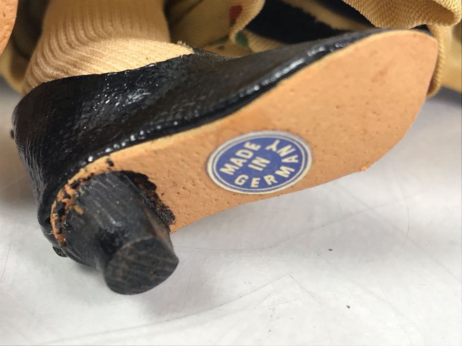 Vintage German Doll, Korean Carved Wooden Animals, Danish Carved Wooden Fisherman And Vintage Nun Doll [Photo 10]