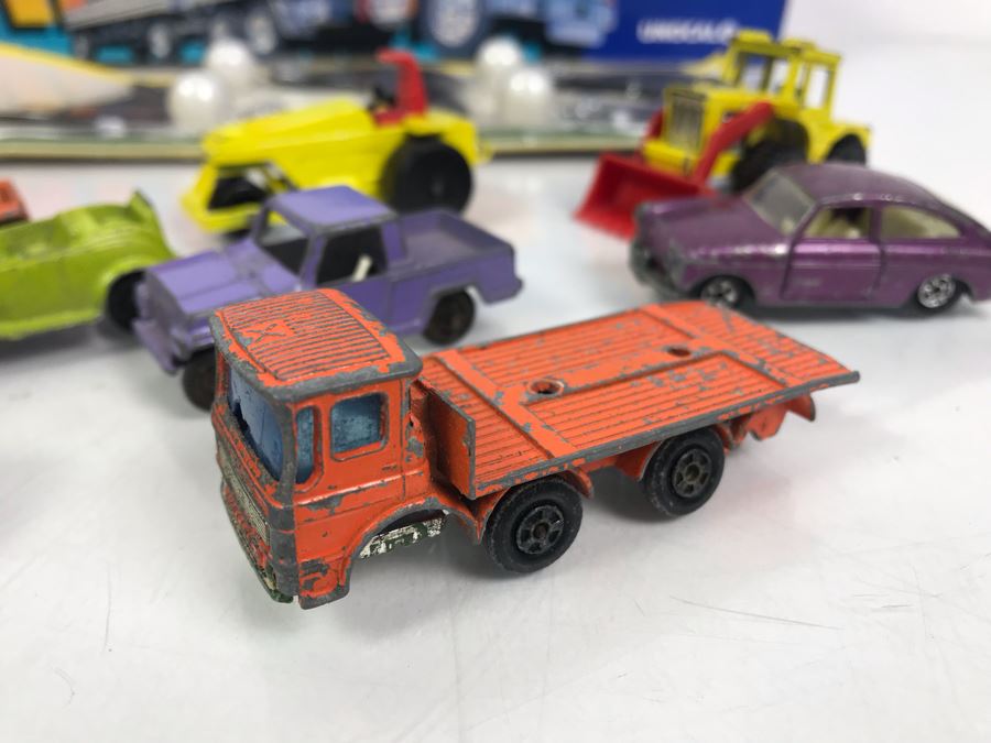Various Matchbox Cars, Tootsie Cars, Sambo's Restaurant Hooper Tiger Plush Toy, New Seal Mobile And Super Tanker Unocal 76 Truck New Old Stock [Photo 5]