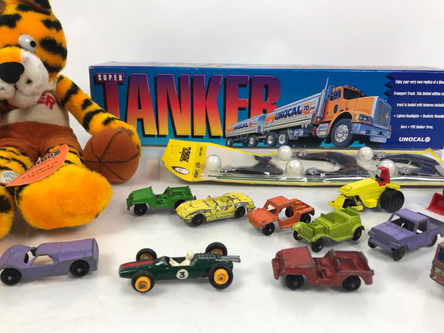 Various Matchbox Cars, Tootsie Cars, Sambo's Restaurant Hooper Tiger Plush Toy, New Seal Mobile And Super Tanker Unocal 76 Truck New Old Stock [Photo 3]