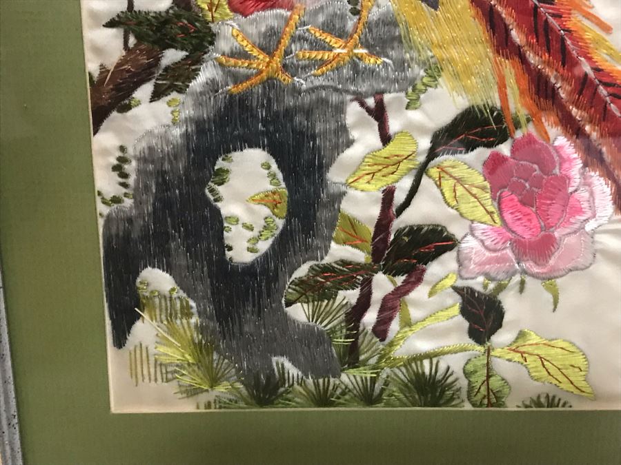 Chinese Silk Hand Embroidered Embroidery Stitching Bird Floral Artwork 24' X 28' [Photo 4]