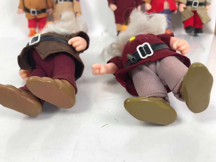 (7) Snow White And The Seven Dwarfs Vinyl Dolls Figurines [Photo 6]