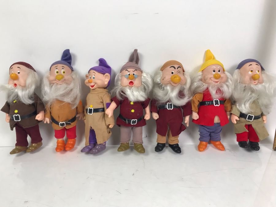 seven dwarfs dolls