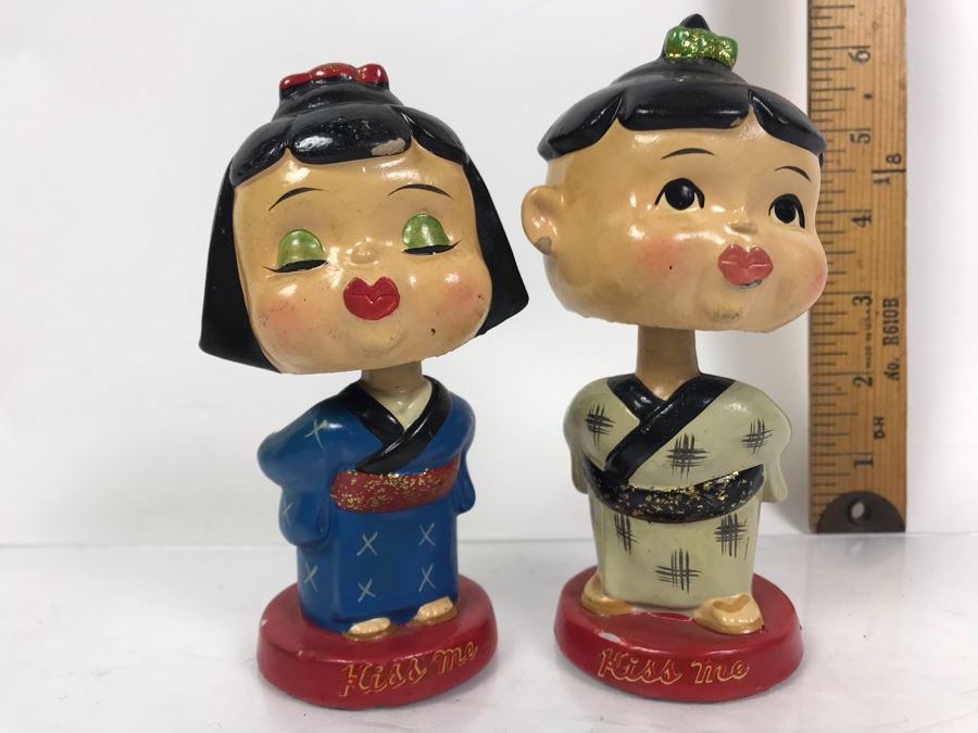 Vintage Japanese Bobble Head Kiss Me Dolls [Photo 3]