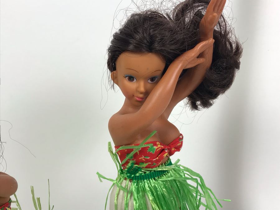Pair Of Hawaiian Hula Girl Dolls [Photo 7]