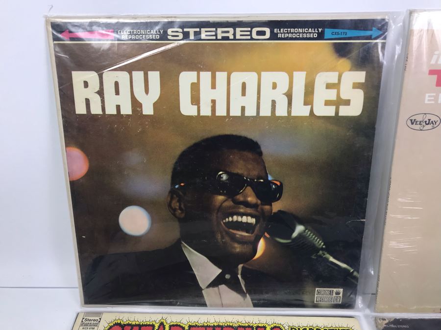 (4) Vintage Vinyl Records: Cheap Thrills Big Brother & The Holding Company (Janis Joplin), The Doors, Ray Charles And The Beatles [Photo 3]